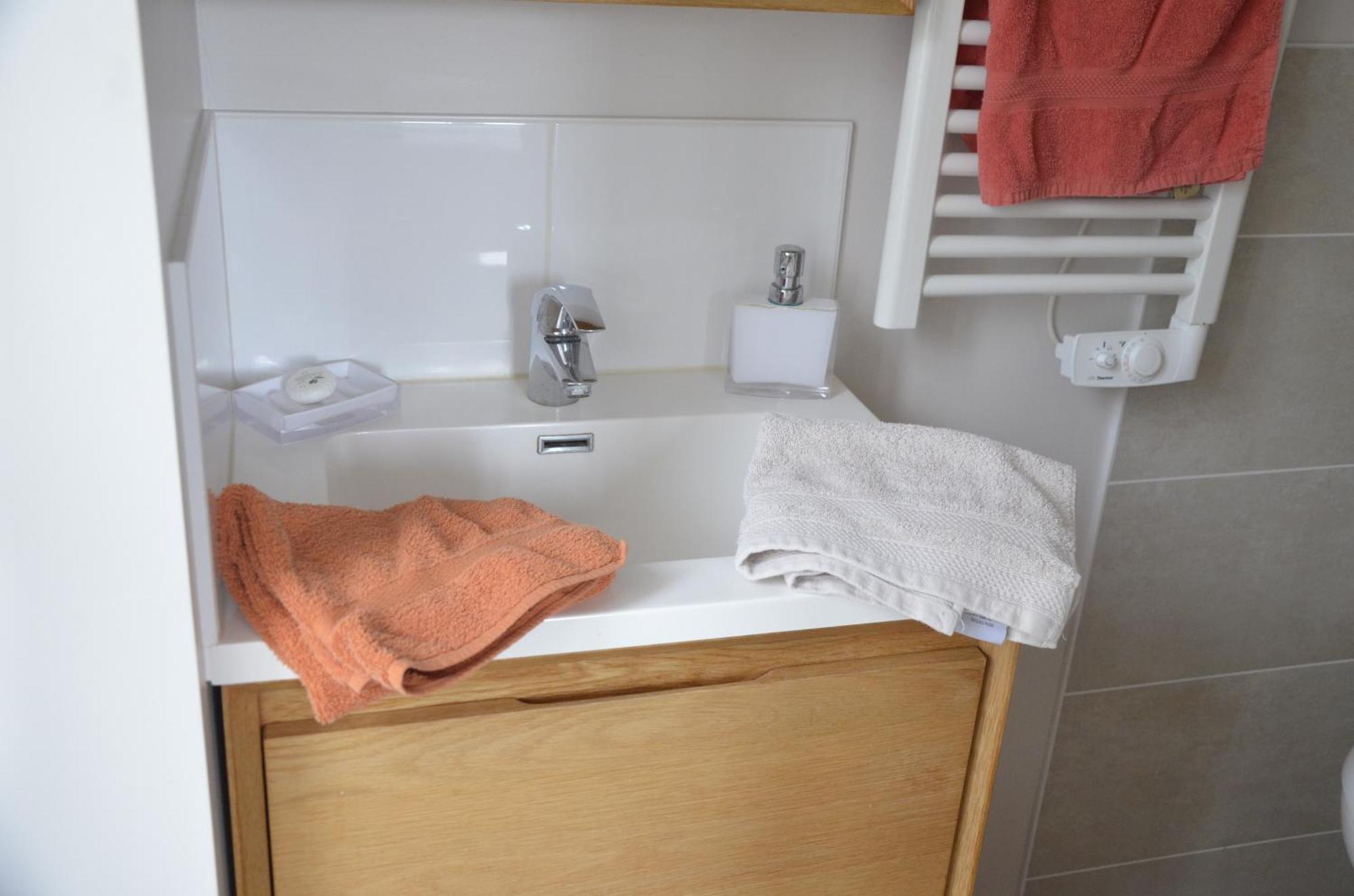 Chambres D'Hotes Du Bas Manoir Bretteville-sur-Odon Rum bild