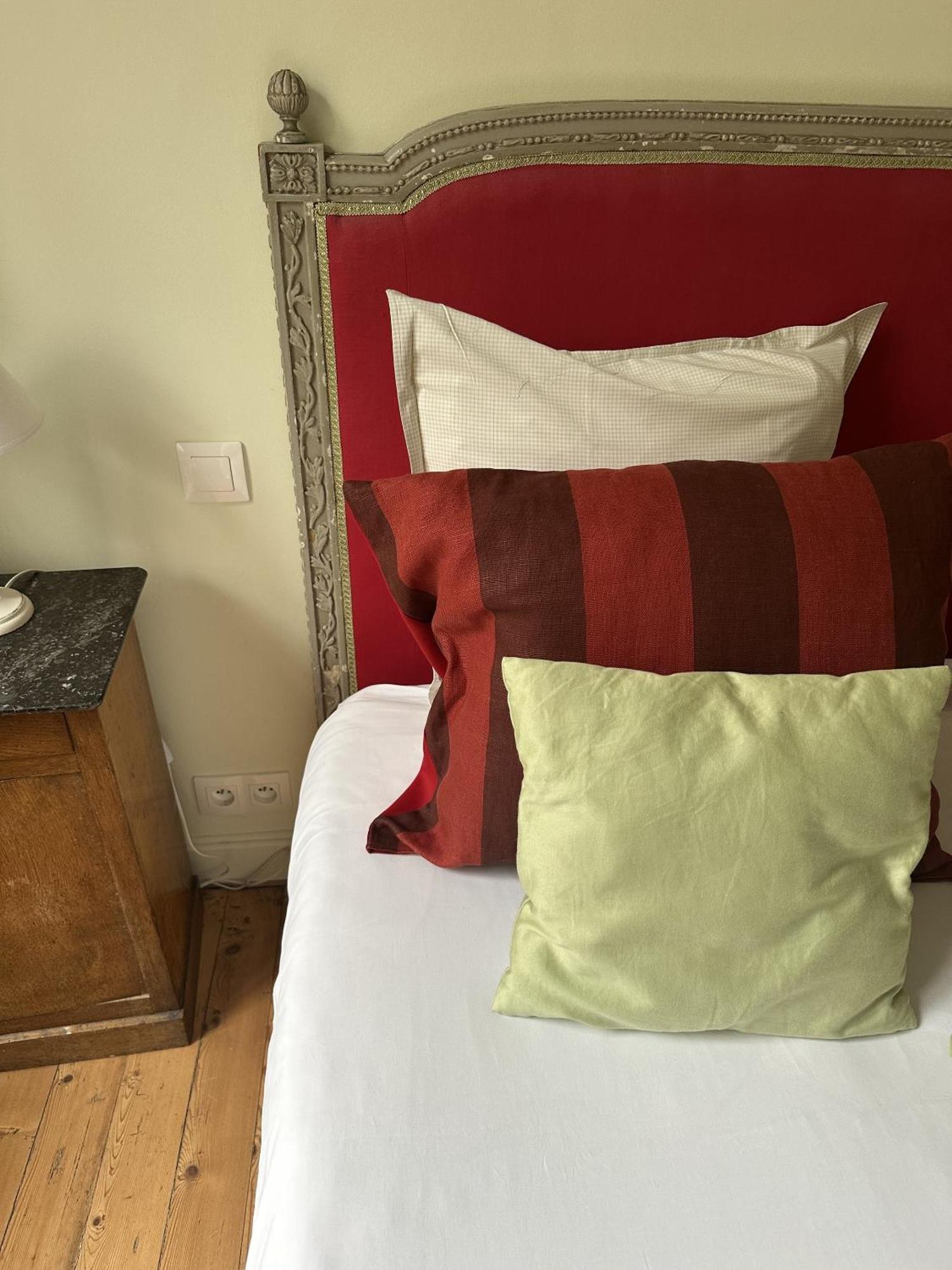 Chambres D'Hotes Du Bas Manoir Bretteville-sur-Odon Rum bild